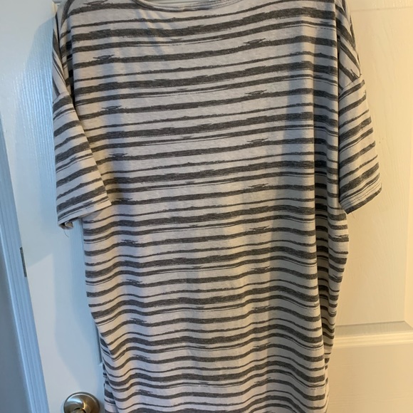 Lularoe Irma T-Shirt - Picture 3 of 3